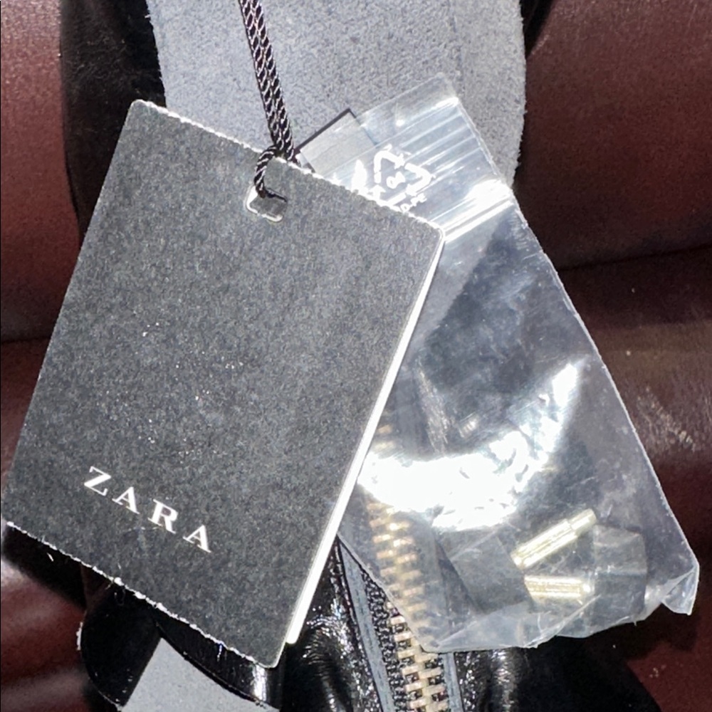 NWT Zara Ruffled Patent Leather Kitten Heel Booties - Picture 14 of 16